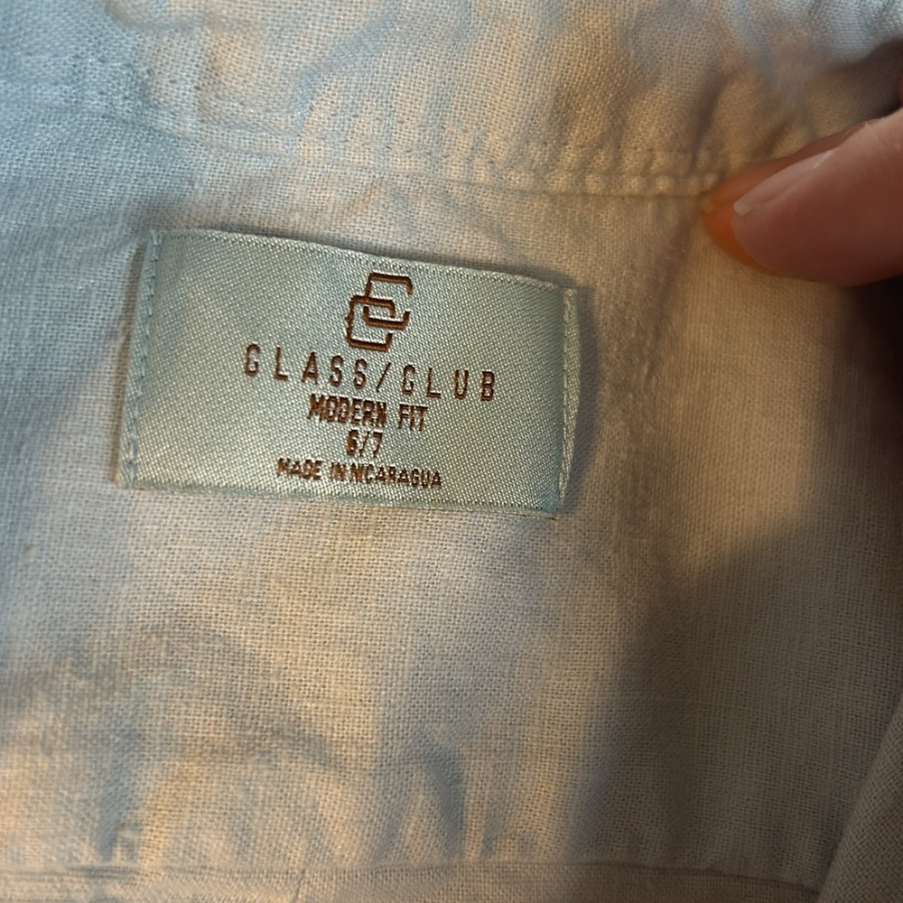 Linen button-down - Picture 2 of 2